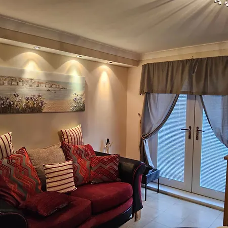 Bespoke Bungalow Salford Quays - Garden, Wifi And Parking-3
